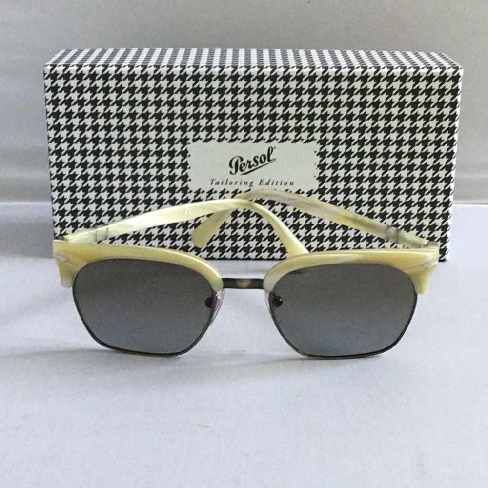 - PERSOL SUNGLASSES UNISEX.